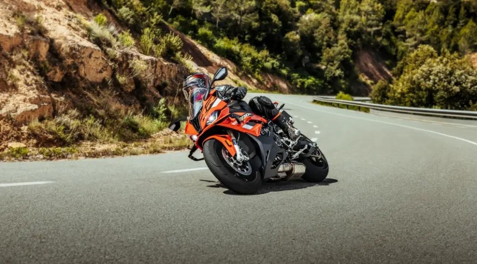 Moto con Michelin Power GP2